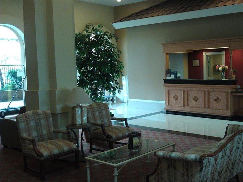 Ramada By Wyndham Fresno North Hotel Exterior photo