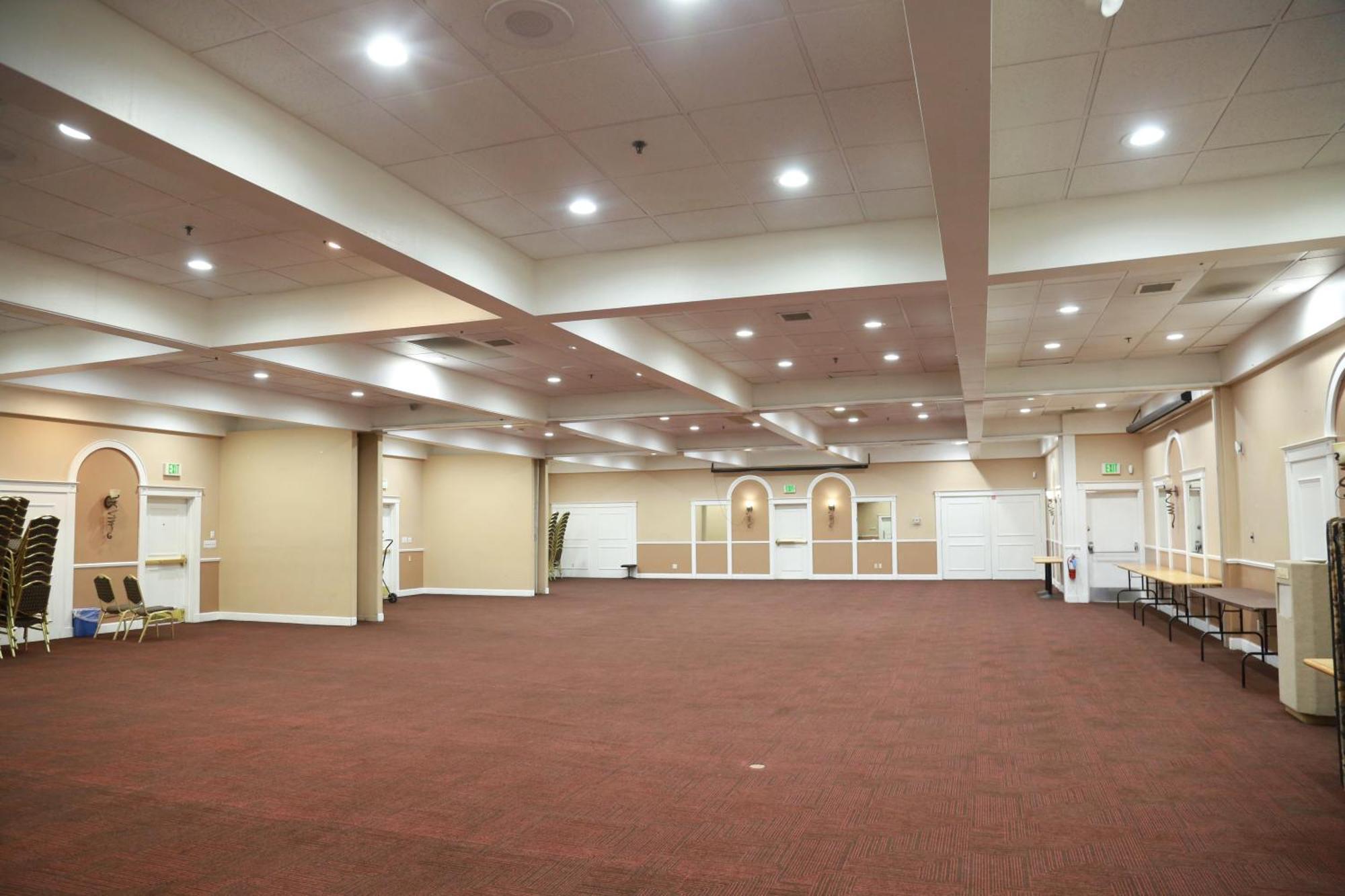Ramada By Wyndham Fresno North Hotel Exterior photo