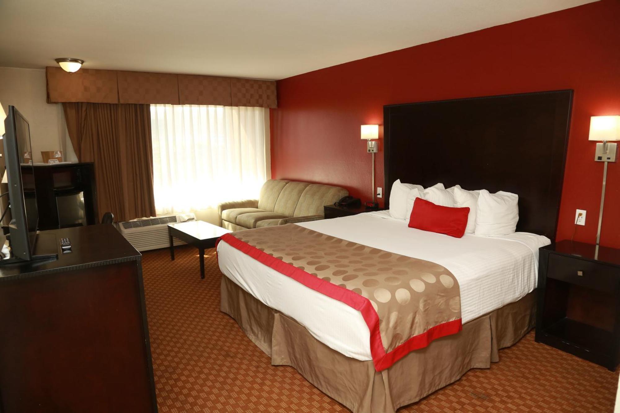 Ramada By Wyndham Fresno North Hotel Exterior photo