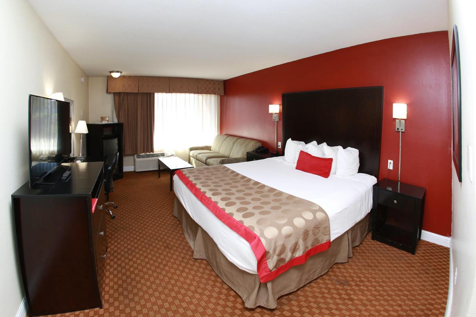 Ramada By Wyndham Fresno North Hotel Exterior photo