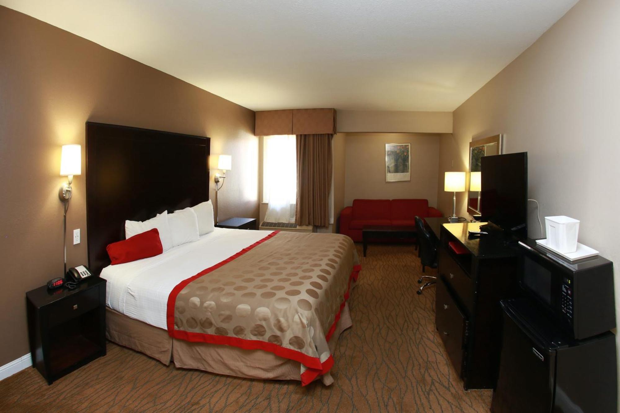 Ramada By Wyndham Fresno North Hotel Exterior photo