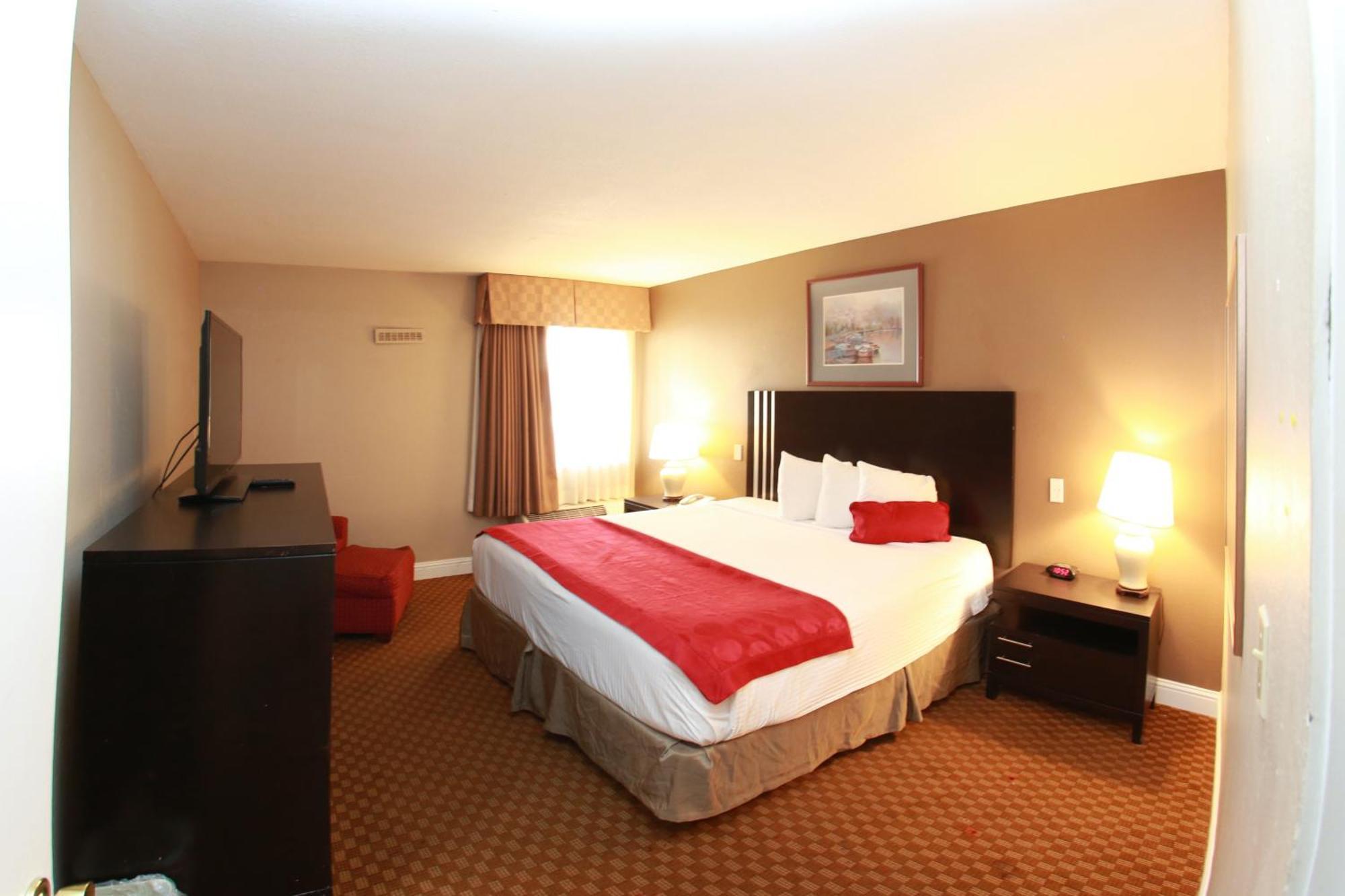 Ramada By Wyndham Fresno North Hotel Exterior photo